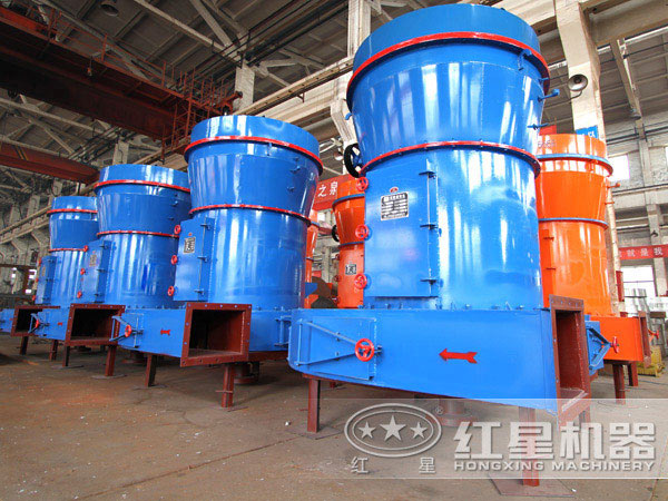 雷蒙粉碎機的側面圖