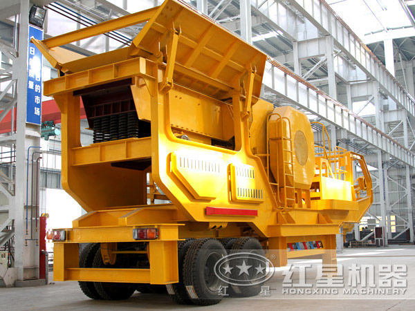 移動(dòng)式破碎站側(cè)面圖